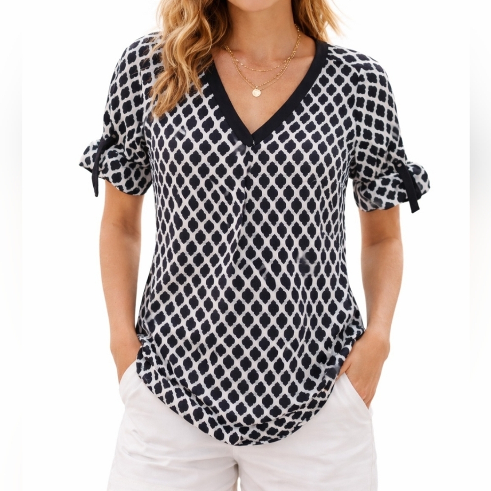 White House Black Market Woman's Geometric Print V-NECK Tunic Top Size 6